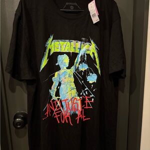 Metallica Black Graphic Tee - Short Sleeve
